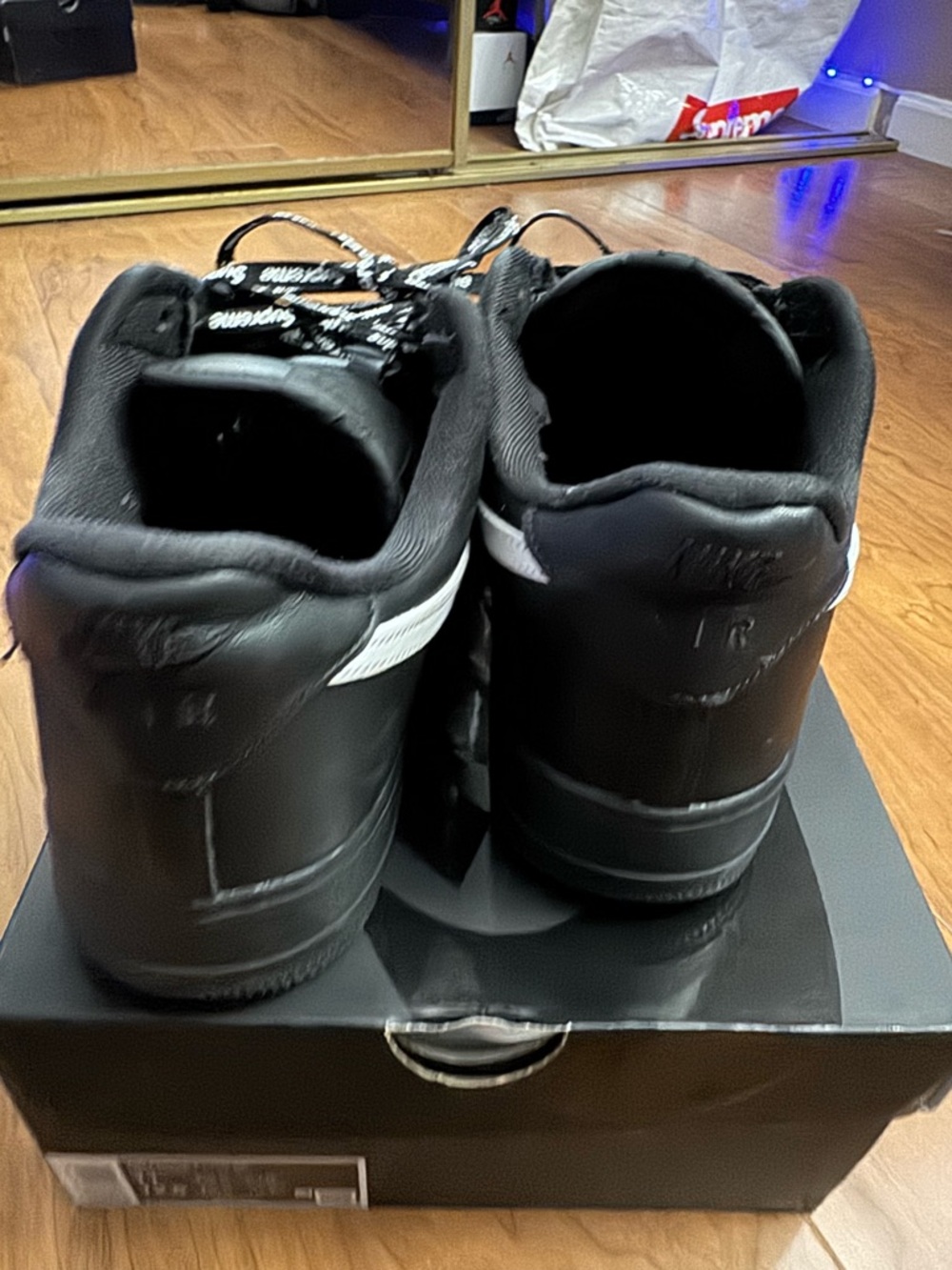 Supreme Black Sneakers AF1 with White Swoosh - Picture 7 of 9